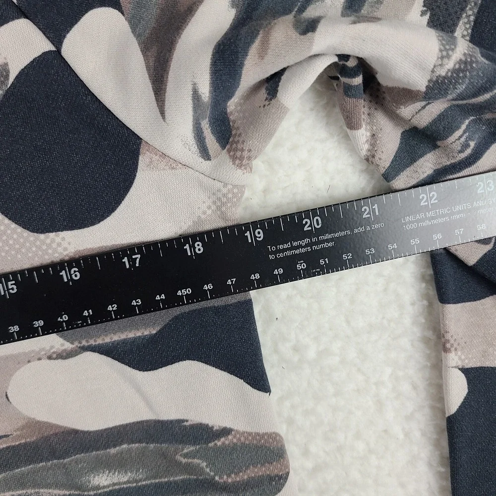 Under Armour Hoodie Boys YXL Black Brown Gray Camo‎ Loose Sweater Activewear